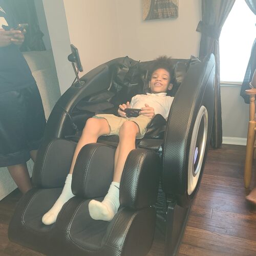 Massage Chair Blue-Tooth Connection and Speaker, Recliner with Zero Gravity with Full Body Air Pressure, Easy to Use at Home and in The Office(Black) photo review