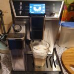 De’Longhi PrimaDonna Class ECAM 550.85.MS Kaffeevollautomat mit LatteCrema Milchsystem, Cappuccino und Espresso auf Knopfdruck, 3,5 Zoll TFT Farbdisplay und App-Steuerung, silber photo review